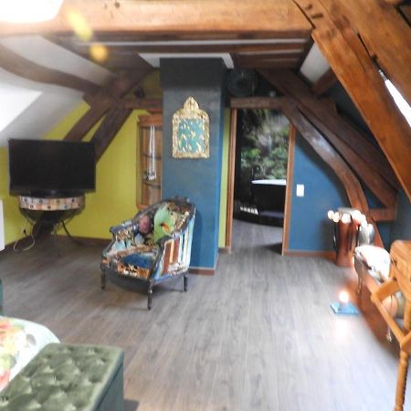 모뵈주 L'Ecrin Du Val De Sambre B&B 외부 사진