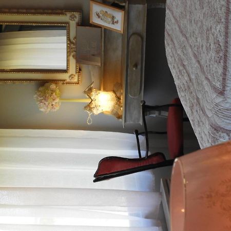 모뵈주 L'Ecrin Du Val De Sambre B&B 외부 사진