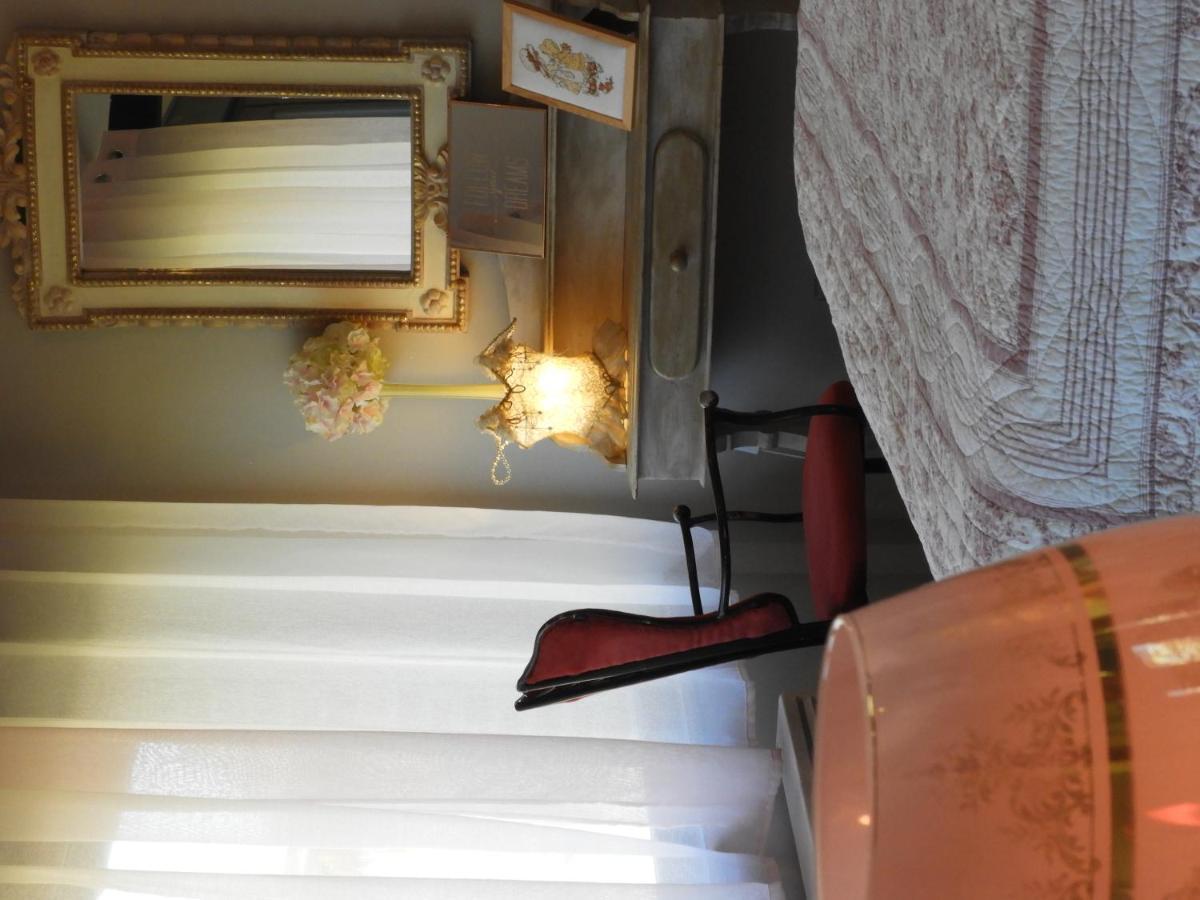 모뵈주 L'Ecrin Du Val De Sambre B&B 외부 사진