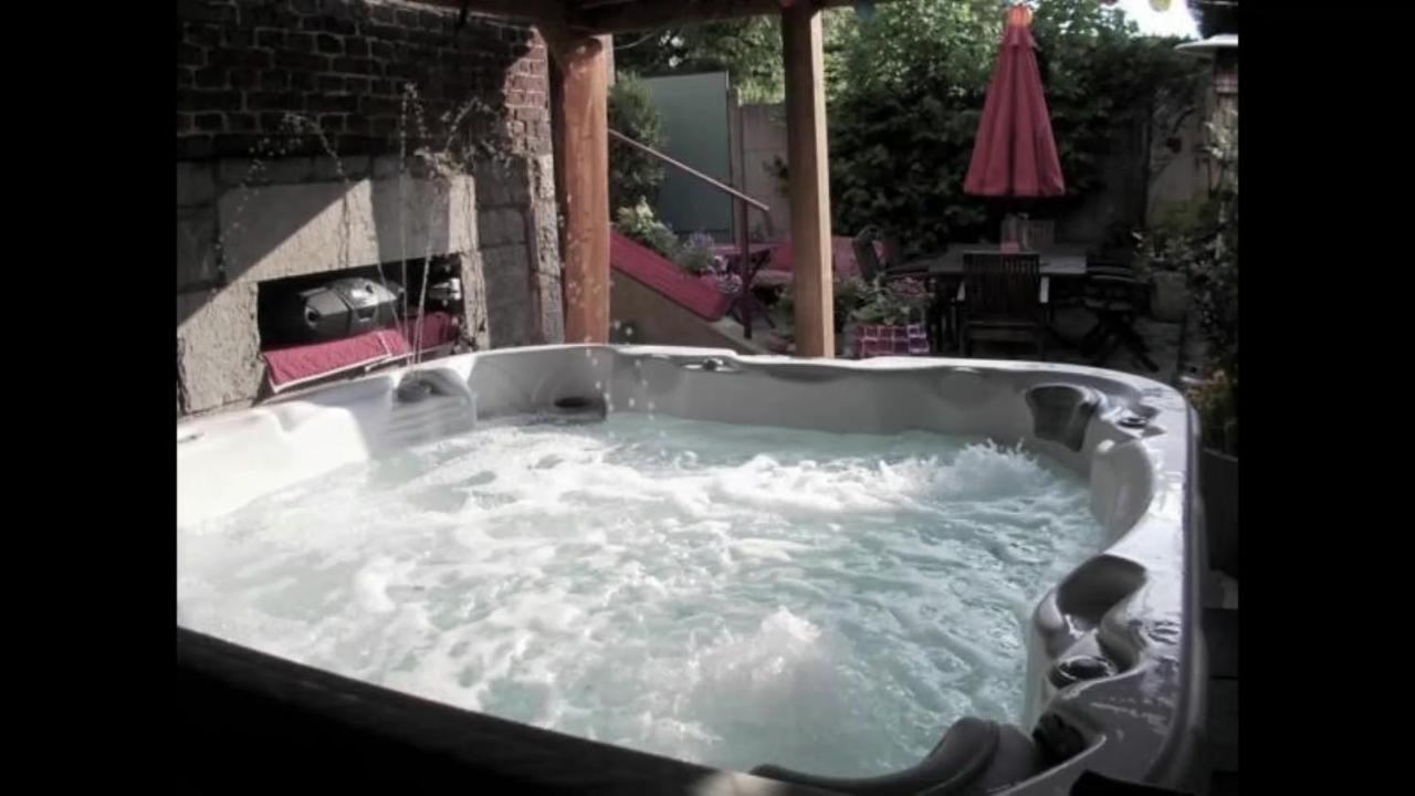 모뵈주 L'Ecrin Du Val De Sambre B&B 외부 사진